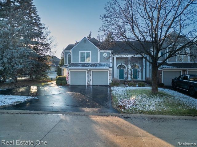 1903 Eagle Pointe, Bloomfield Hills, MI 48304