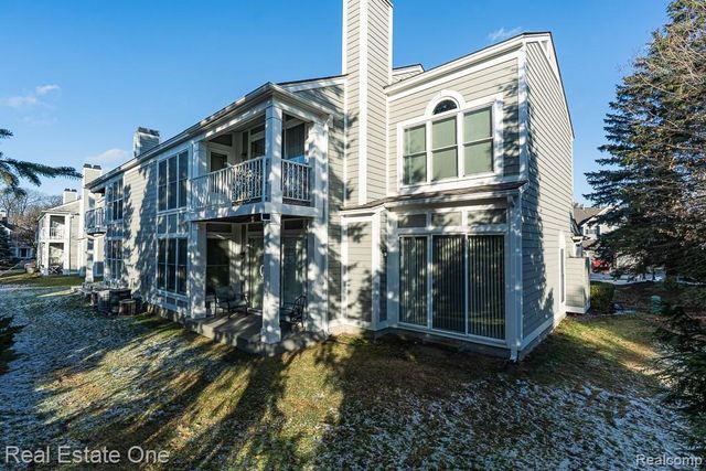 1903 Eagle Pointe, Bloomfield Hills, MI 48304