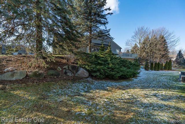 1903 Eagle Pointe, Bloomfield Hills, MI 48304