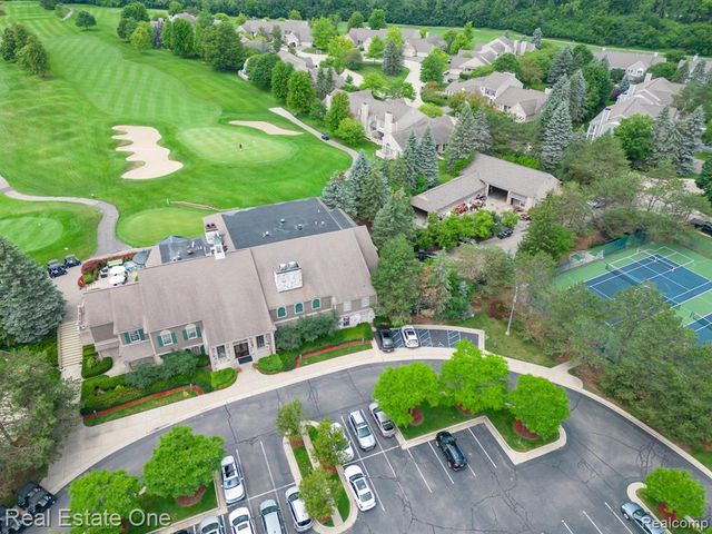 1903 Eagle Pointe, Bloomfield Hills, MI 48304