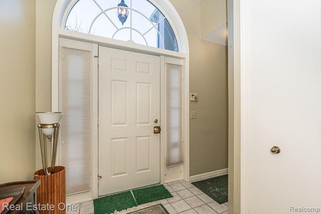 1903 Eagle Pointe, Bloomfield Hills, MI 48304