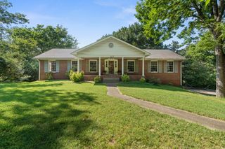 6432 Fleetwood Dr, Nashville, TN 37209