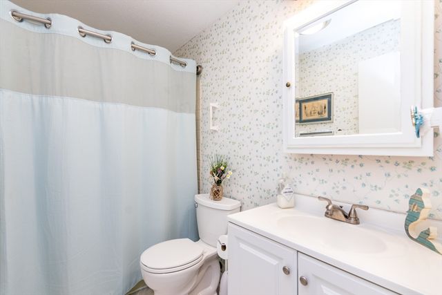 300 Buck Island Rd 8B, Yarmouth, MA 02673