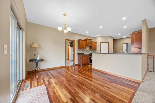 4301 Viola Street NE, Cedar Rapids, IA 52411