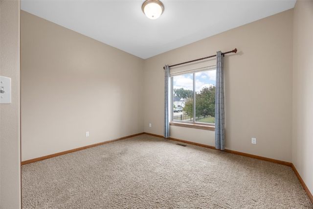 4301 Viola Street NE, Cedar Rapids, IA 52411