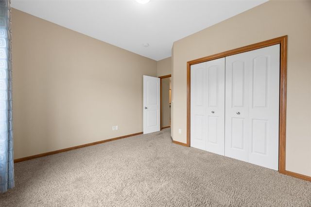 4301 Viola Street NE, Cedar Rapids, IA 52411