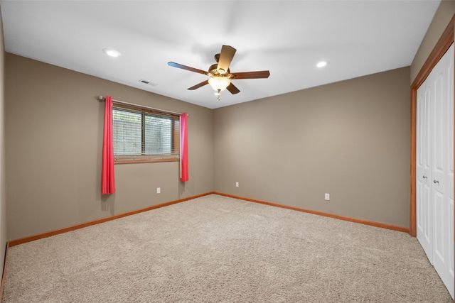 4301 Viola Street NE, Cedar Rapids, IA 52411