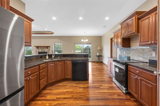 4301 Viola Street NE, Cedar Rapids, IA 52411