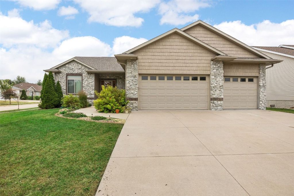 4301 Viola Street NE, Cedar Rapids, IA 52411