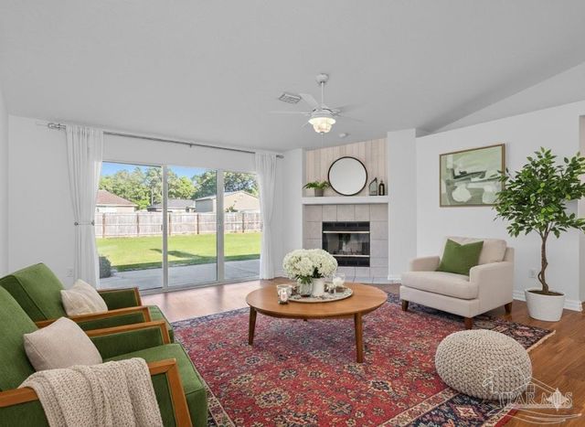 1014 Steel Ct, Milton, FL 32583