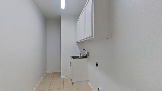 1004 Bridges Drive, Arlington, TX 76012