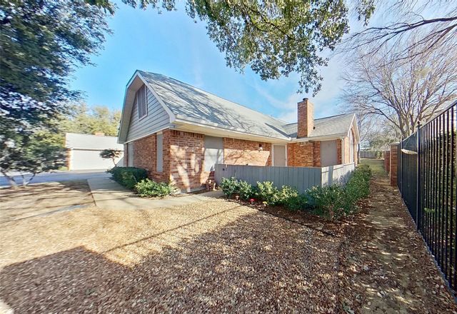 1004 Bridges Drive, Arlington, TX 76012