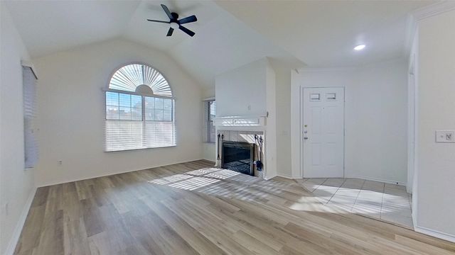 1004 Bridges Drive, Arlington, TX 76012