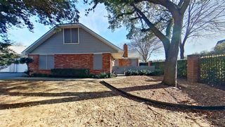 1004 Bridges Drive, Arlington, TX 76012