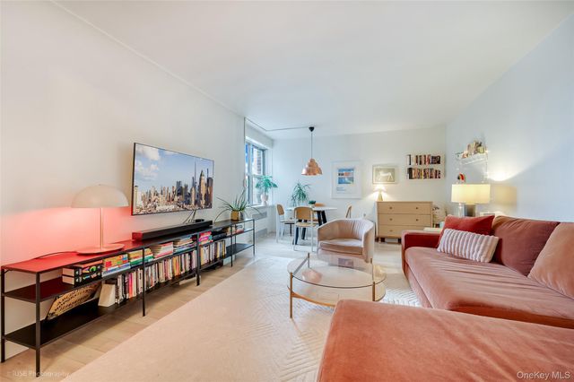 39-30 52nd Street 3B, Woodside, NY 11377