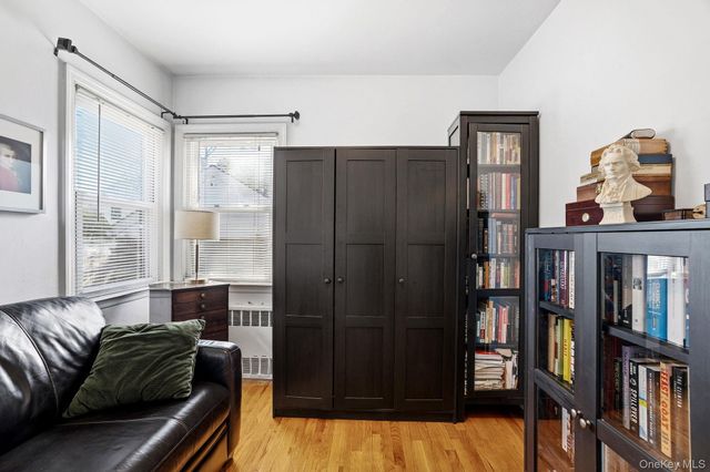 64 W Fenimore Street, Valley Stream, NY 11580