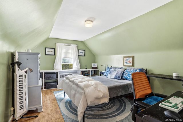 64 W Fenimore Street, Valley Stream, NY 11580