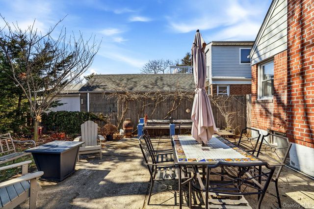 64 W Fenimore Street, Valley Stream, NY 11580