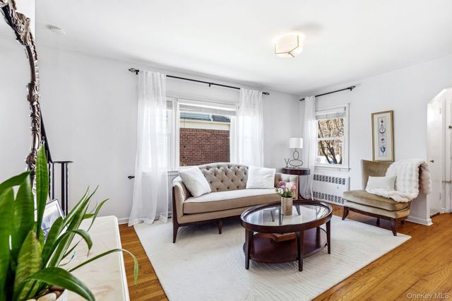 64 W Fenimore Street, Valley Stream, NY 11580