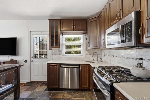 64 W Fenimore Street, Valley Stream, NY 11580