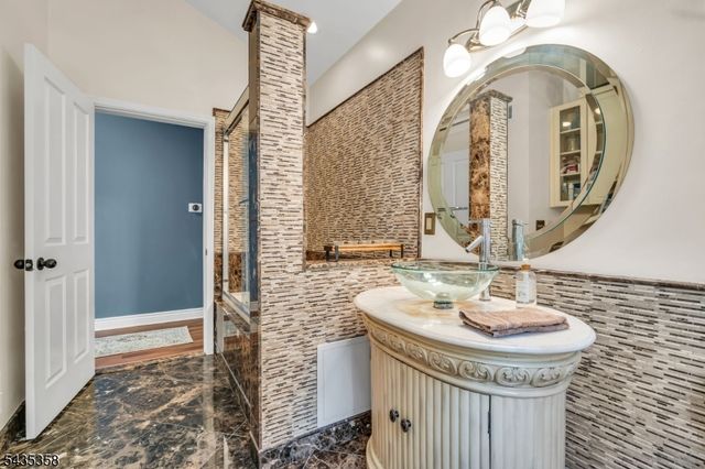 128 Raritan River Rd, Lebanon Twp., NJ 07830