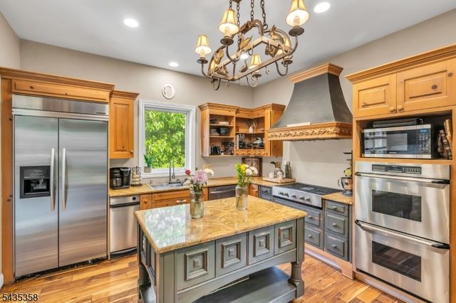 128 Raritan River Rd, Lebanon Twp., NJ 07830