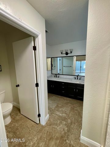 3056 E SIESTA Lane, Phoenix, AZ 85050