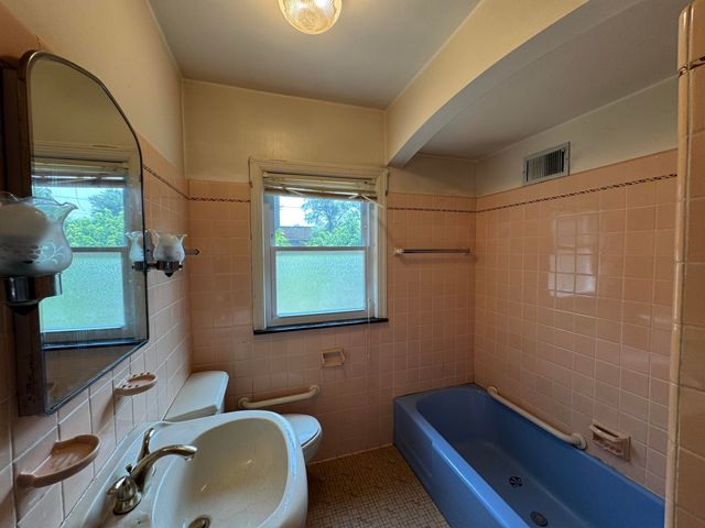 2401 W 6th Avenue, Gary, IN 46404