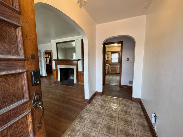 2401 W 6th Avenue, Gary, IN 46404