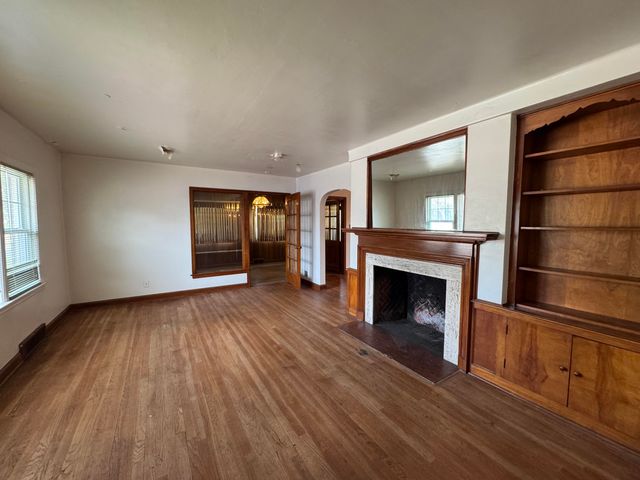 2401 W 6th Avenue, Gary, IN 46404