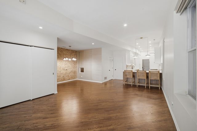 626 W Buckingham Place 1E, Chicago, IL 60657