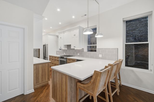 626 W Buckingham Place 1E, Chicago, IL 60657