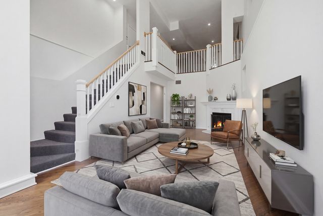 626 W Buckingham Place 1E, Chicago, IL 60657