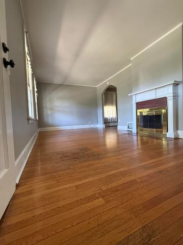 121 E 5th Street, Morehead, KY 40351