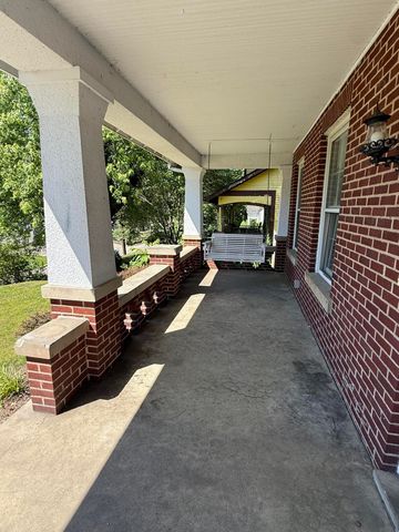 121 E 5th Street, Morehead, KY 40351