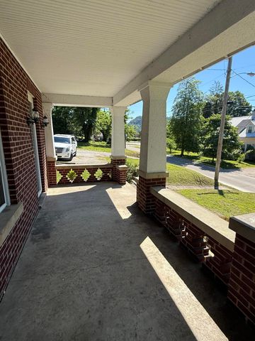 121 E 5th Street, Morehead, KY 40351