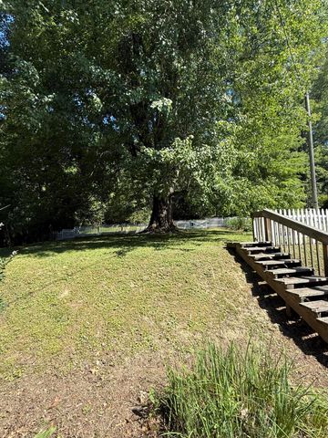 121 E 5th Street, Morehead, KY 40351
