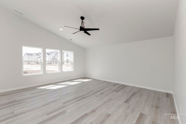 6707 W Plateau Creek Dr, Meridian, ID 83646