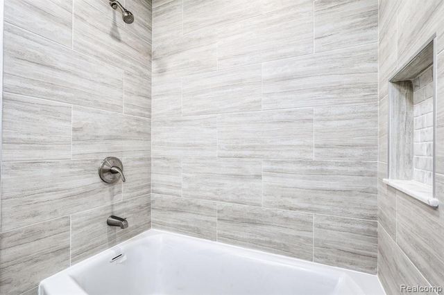 18500 Lindsay Street, Detroit, MI 48235