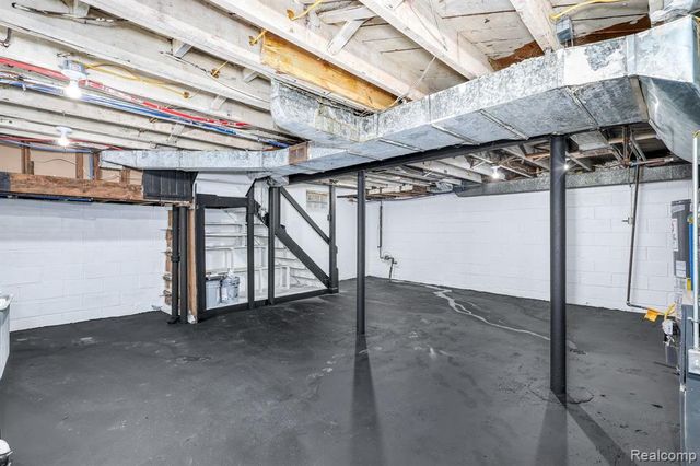 18500 Lindsay Street, Detroit, MI 48235