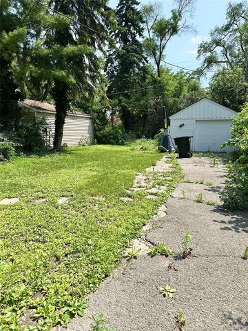 18500 Lindsay Street, Detroit, MI 48235