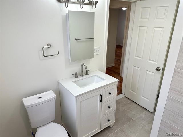 18500 Lindsay Street, Detroit, MI 48235