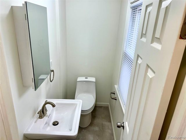 18500 Lindsay Street, Detroit, MI 48235