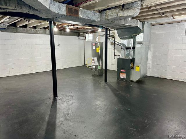 18500 Lindsay Street, Detroit, MI 48235