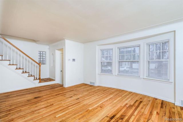 18500 Lindsay Street, Detroit, MI 48235