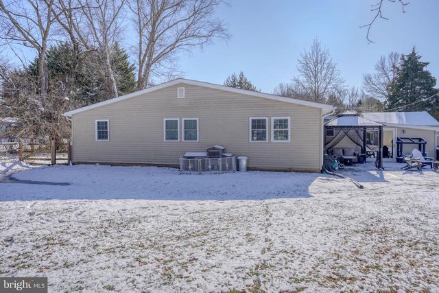 2613 OLD COUNTY RD, Newark, DE 19702