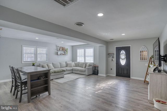 2613 OLD COUNTY RD, Newark, DE 19702