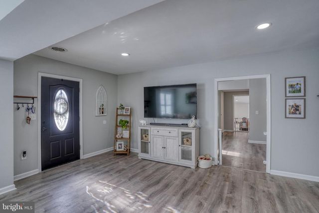 2613 OLD COUNTY RD, Newark, DE 19702