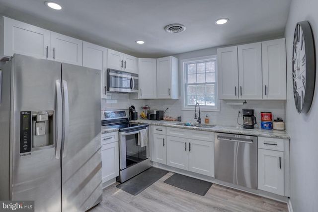 2613 OLD COUNTY RD, Newark, DE 19702