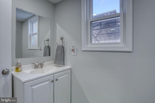 2613 OLD COUNTY RD, Newark, DE 19702